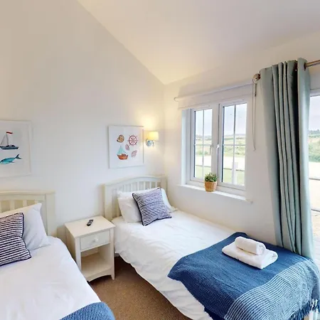 Prospect At The Bay Filey, Sleeps Up To 6, And 2 Dogs For Free! 펜션 *