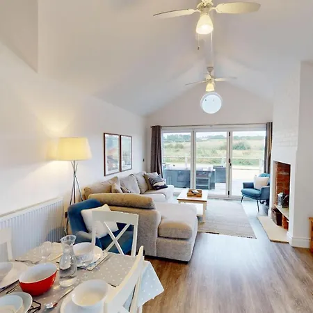 Prospect At The Bay Filey, Sleeps Up To 6, And 2 Dogs For Free! Filey